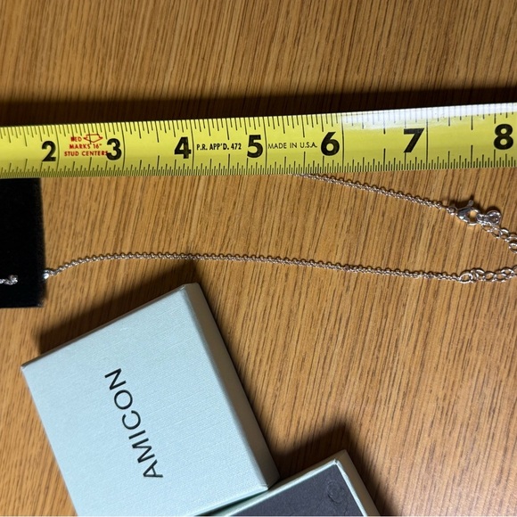 Amicon Silver Necklace with Four Clear Gems – New in Box - Picture 4 of 4